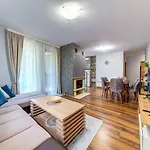 Apartment Luxury Flat In Grand By Flat Mаnager